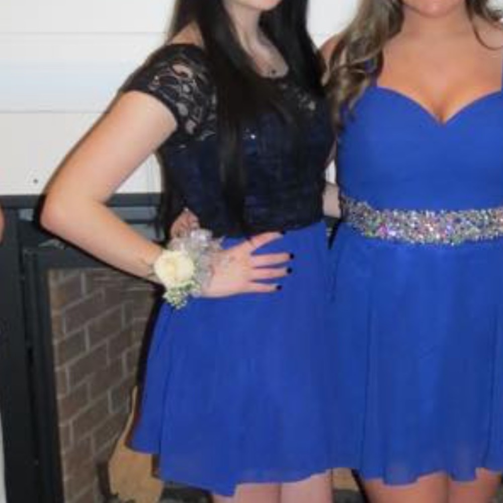 Dress - Picture 4 of 4